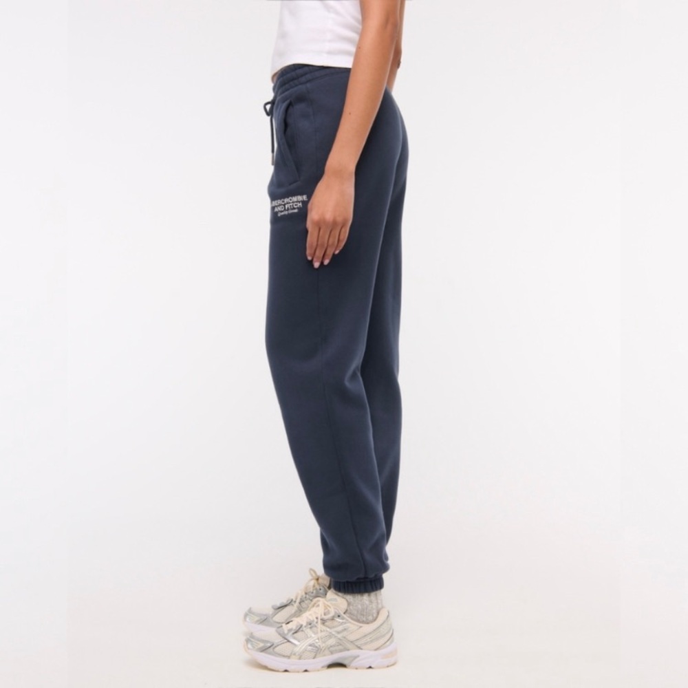 oversized sunday jogger - Picture 3 of 12